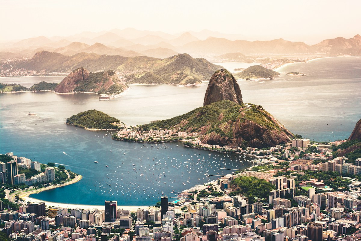 Destino inspirador em luz de fim de tarde